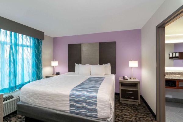 La Quinta Inns and Suites Clarksville